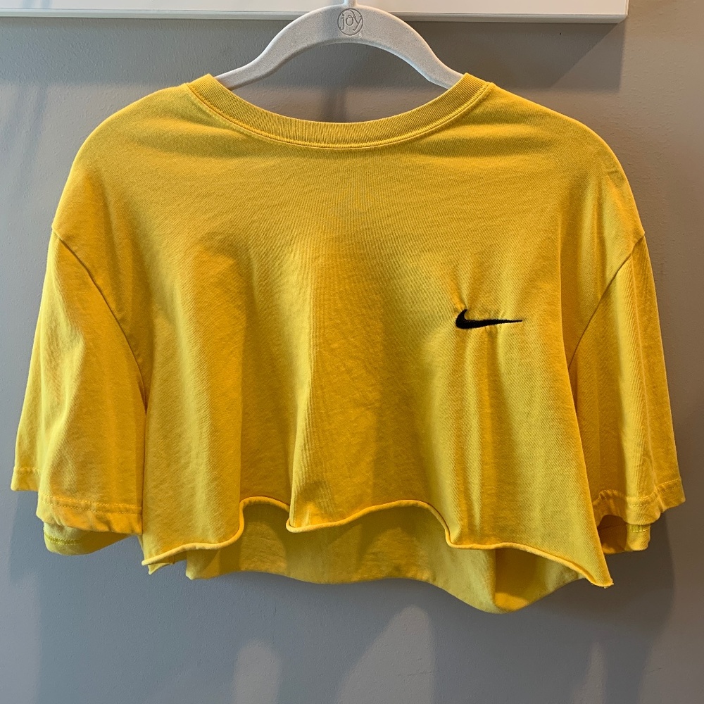 Nike cropped t shirt